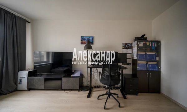 Продам двухкомнатную (2-комн.) квартиру, Английская ул, 8, Бугры п