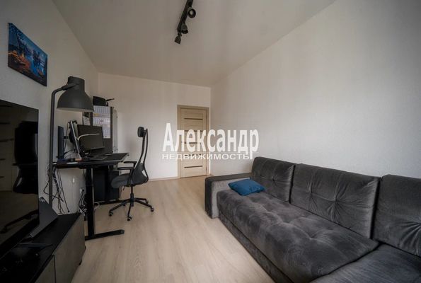 Продам двухкомнатную (2-комн.) квартиру, Английская ул, 8, Бугры п