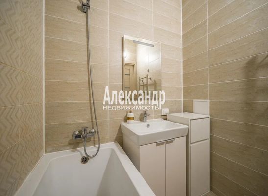 Продам двухкомнатную (2-комн.) квартиру, Английская ул, 8, Бугры п