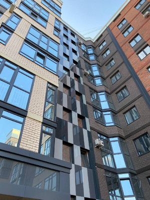Продам трехкомнатную (3-комн.) квартиру, им. генерала Корнилова ул, 10к, Краснодар г