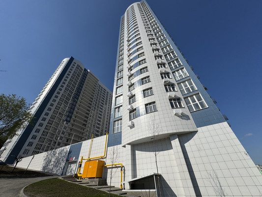 Продам трехкомнатную (3-комн.) квартиру, Привокзальная ул, 3Б, Ростов-на-Дону г