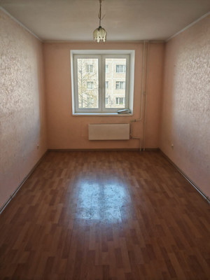 Продам трехкомнатную (3-комн.) квартиру, Гатчинское ш, 8к2, Красное Село г