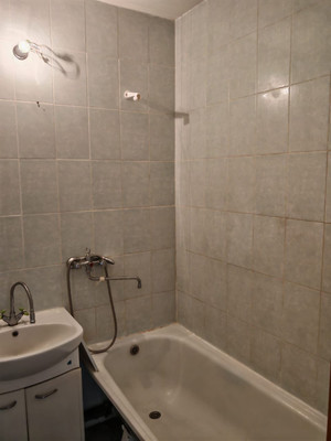 Продам трехкомнатную (3-комн.) квартиру, Гатчинское ш, 8к2, Красное Село г