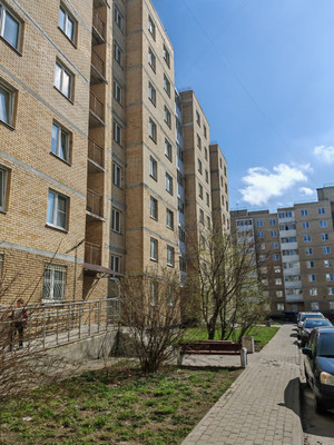 Продам трехкомнатную (3-комн.) квартиру, Гатчинское ш, 8к2, Красное Село г