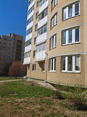 Продам трехкомнатную (3-комн.) квартиру, Гатчинское ш, 8к2, Красное Село г
