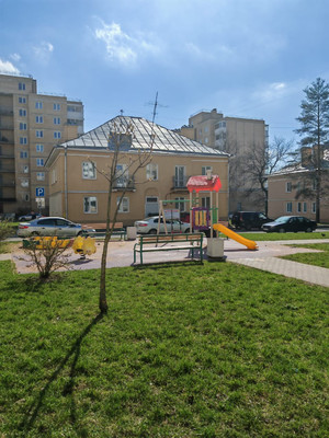 Продам трехкомнатную (3-комн.) квартиру, Гатчинское ш, 8к2, Красное Село г