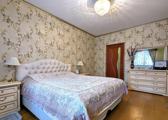 Продам двухкомнатную (2-комн.) квартиру, Родники мкр, 3, Знамя Октября п