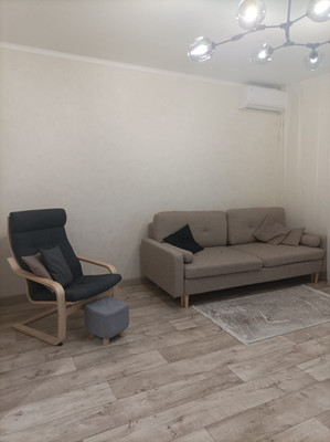 Продам двухкомнатную (2-комн.) квартиру, Весенняя ул, 40, Волгодонск г