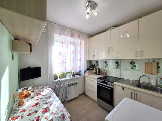 Продам двухкомнатную (2-комн.) квартиру, Ленина ул, 21, Костомукша г