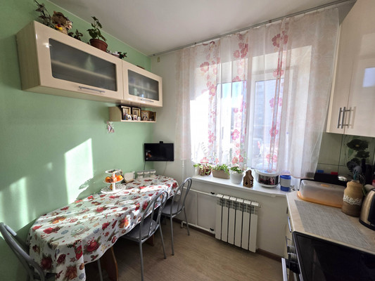 Продам двухкомнатную (2-комн.) квартиру, Ленина ул, 21, Костомукша г