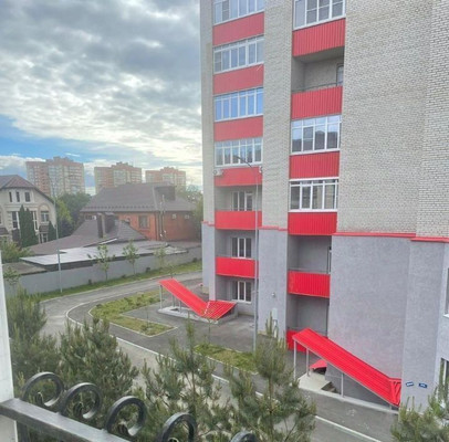 Продам двухкомнатную (2-комн.) квартиру, 1-я Баррикадная ул, 24, Ростов-на-Дону г