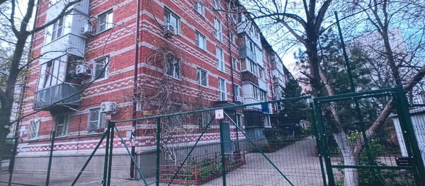 Продам двухкомнатную (2-комн.) квартиру, Свободы ул, 23, Краснодар г