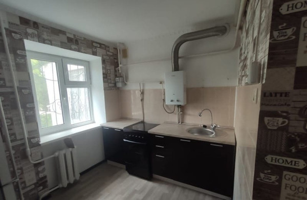 Продам двухкомнатную (2-комн.) квартиру, Строительная ул, 12, Саки г