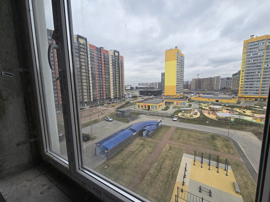 Продам двухкомнатную (2-комн.) квартиру, Графская ул, 6к4, Мурино п