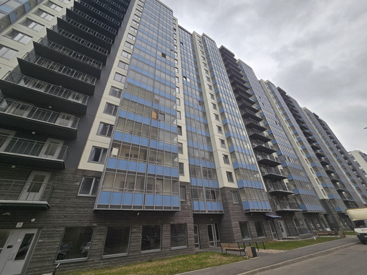 Продам двухкомнатную (2-комн.) квартиру, Графская ул, 6к4, Мурино п