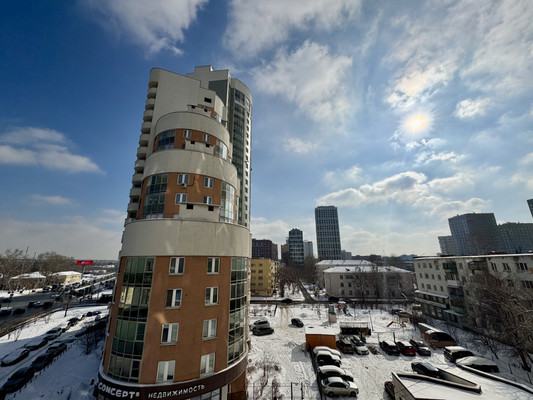 Продам двухкомнатную (2-комн.) квартиру, Луганская ул, 4, Екатеринбург г