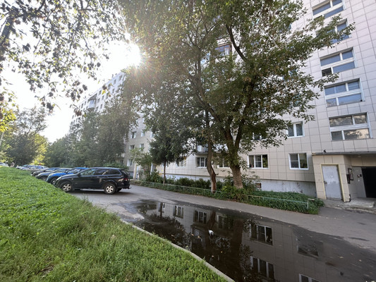 Продам трехкомнатную (3-комн.) квартиру, Дмитровская ул, 32, Базарово д