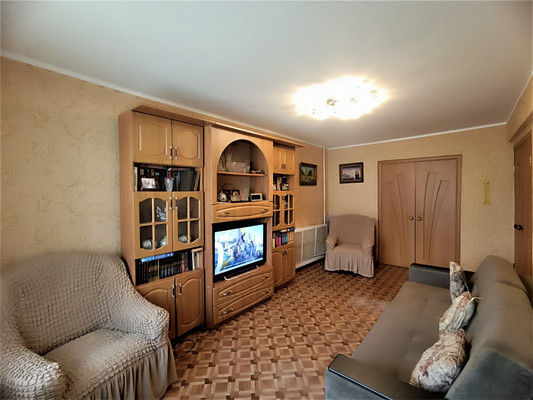 Продам трехкомнатную (3-комн.) квартиру, Жуковская ул, 23, Брянск г