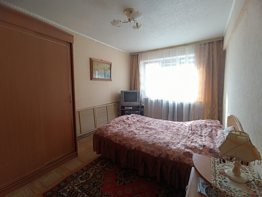 Продам трехкомнатную (3-комн.) квартиру, Жуковская ул, 23, Брянск г