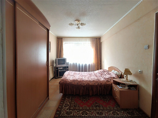 Продам трехкомнатную (3-комн.) квартиру, Жуковская ул, 23, Брянск г