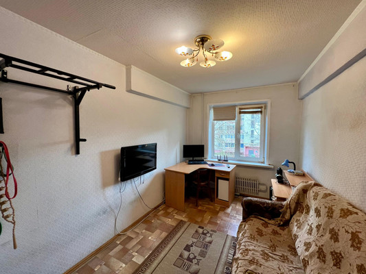 Продам трехкомнатную (3-комн.) квартиру, Жуковская ул, 23, Брянск г