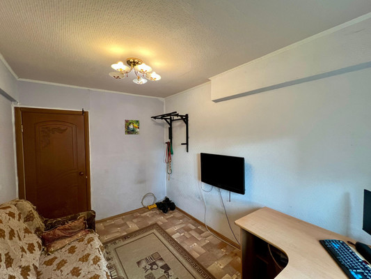 Продам трехкомнатную (3-комн.) квартиру, Жуковская ул, 23, Брянск г