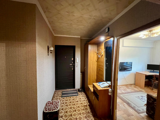 Продам трехкомнатную (3-комн.) квартиру, Жуковская ул, 23, Брянск г