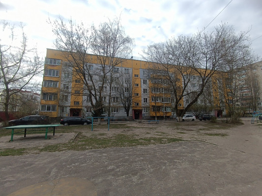 Продам трехкомнатную (3-комн.) квартиру, Жуковская ул, 23, Брянск г