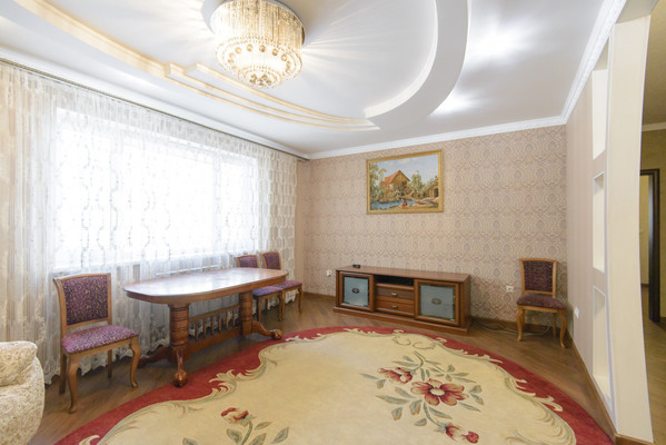 Продам трехкомнатную (3-комн.) квартиру, 20-я линия ул, 43, Ростов-на-Дону г