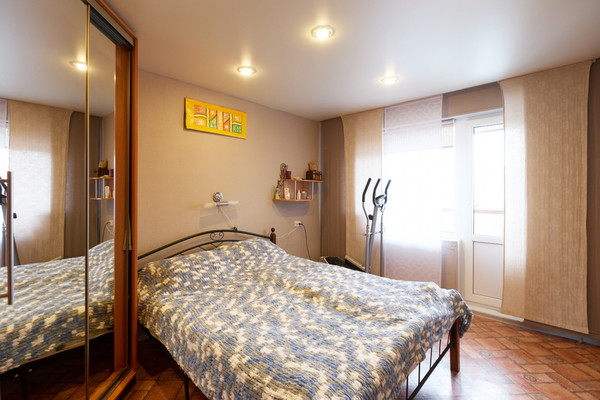 Продам трехкомнатную (3-комн.) квартиру, Кольский пр-кт, 107, Мурманск г