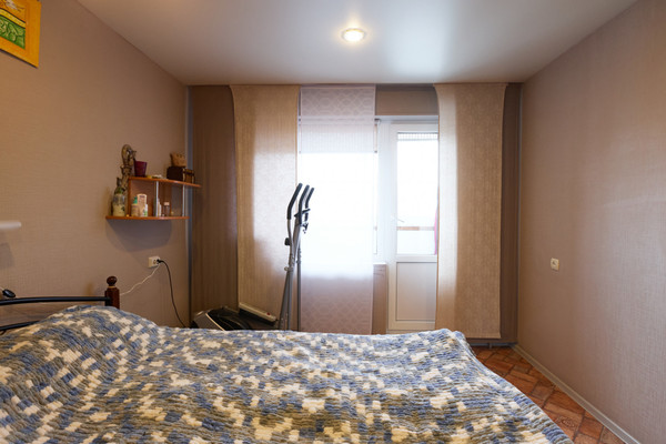 Продам трехкомнатную (3-комн.) квартиру, Кольский пр-кт, 107, Мурманск г