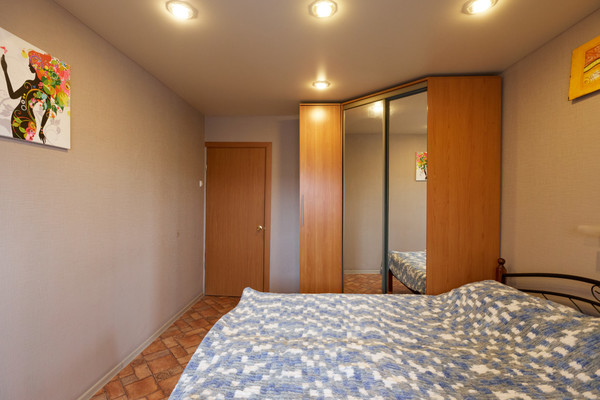 Продам трехкомнатную (3-комн.) квартиру, Кольский пр-кт, 107, Мурманск г