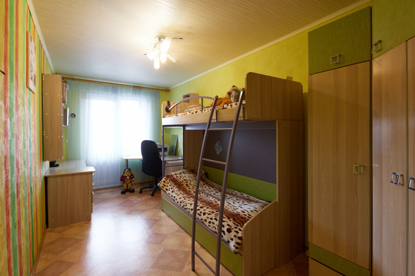 Продам трехкомнатную (3-комн.) квартиру, Кольский пр-кт, 107, Мурманск г