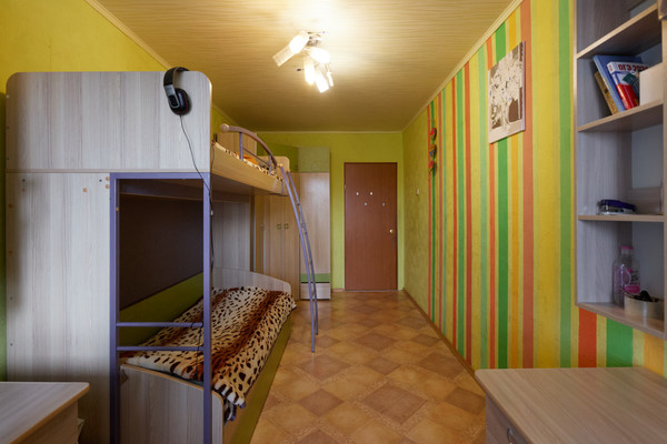Продам трехкомнатную (3-комн.) квартиру, Кольский пр-кт, 107, Мурманск г