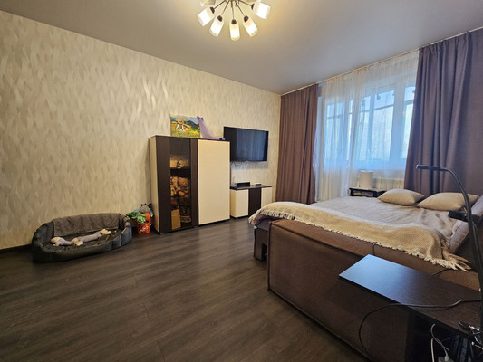 Продам однокомнатную (1-комн.) квартиру, Осенний б-р, 18к2, Москва г