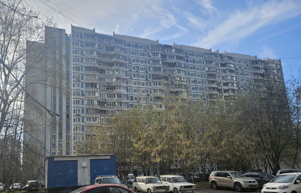 Продам однокомнатную (1-комн.) квартиру, Осенний б-р, 18к2, Москва г