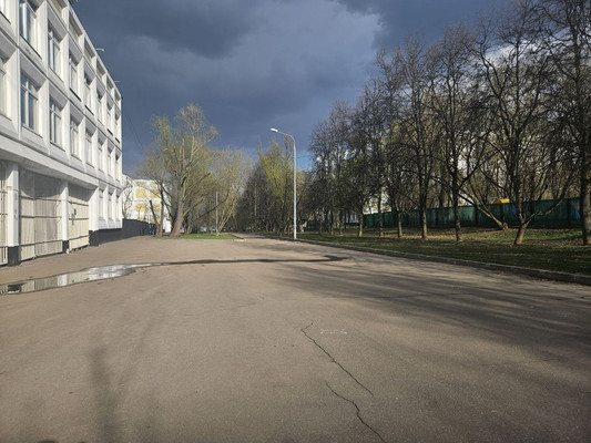 Продам однокомнатную (1-комн.) квартиру, Осенний б-р, 18к2, Москва г