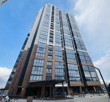 Продам трехкомнатную (3-комн.) квартиру, Строителей ул, 37а, Пермь г