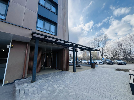 Продам трехкомнатную (3-комн.) квартиру, Строителей ул, 37а, Пермь г