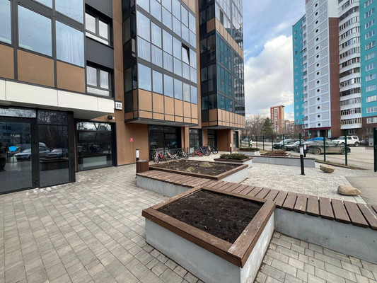 Продам трехкомнатную (3-комн.) квартиру, Строителей ул, 37а, Пермь г