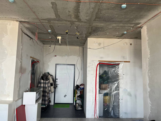 Продам трехкомнатную (3-комн.) квартиру, Строителей ул, 37а, Пермь г