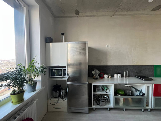 Продам трехкомнатную (3-комн.) квартиру, Строителей ул, 37а, Пермь г