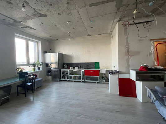 Продам трехкомнатную (3-комн.) квартиру, Строителей ул, 37а, Пермь г