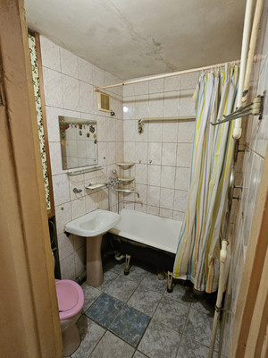 Продам двухкомнатную (2-комн.) квартиру, Гагарина ул, 115, Казань г