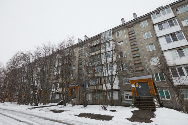 Продам трехкомнатную (3-комн.) квартиру, Адмирала флота Лобова ул, 9, Мурманск г