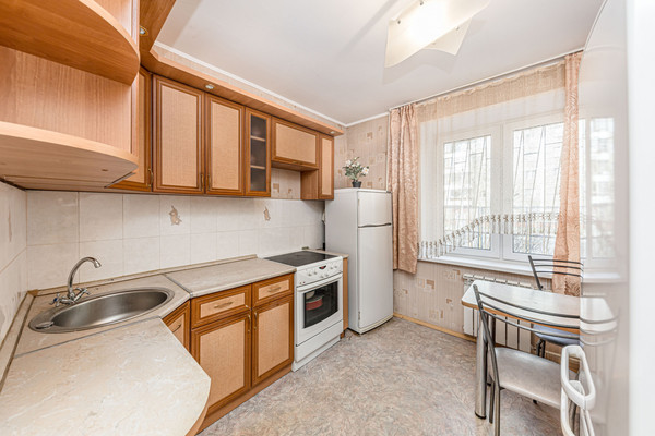 Продам двухкомнатную (2-комн.) квартиру, Курчатова ул, 3, Челябинск г