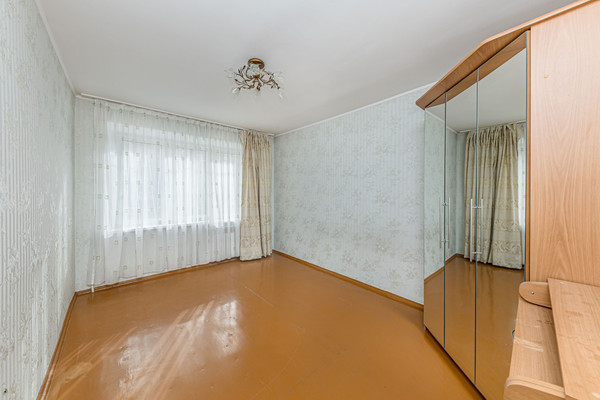 Продам двухкомнатную (2-комн.) квартиру, Курчатова ул, 3, Челябинск г