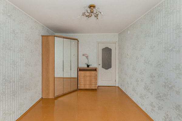 Продам двухкомнатную (2-комн.) квартиру, Курчатова ул, 3, Челябинск г