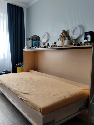 Продам трехкомнатную (3-комн.) квартиру, В.Гакуна ул, 5, Калининград г
