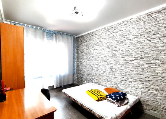 Продам трехкомнатную (3-комн.) квартиру, Привокзальная ул, 30, Апшеронск г